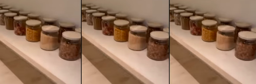glass-food-jars-wooden-lid